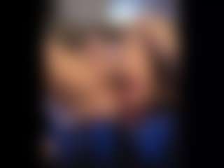 Honestlyfux's Live Sex Cam Show