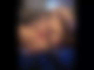 Honestlyfux's Live Sex Cam Show