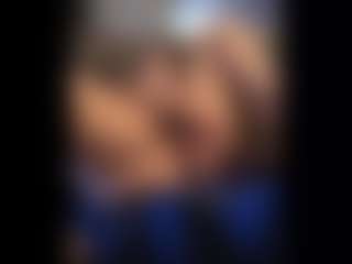 Honestlyfux's Live Sex Cam Show