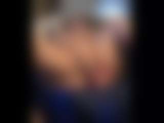 Honestlyfux's Live Sex Cam Show