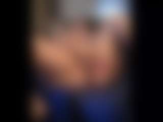 Honestlyfux's Live Sex Cam Show