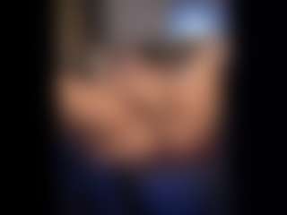 Honestlyfux's Live Sex Cam Show