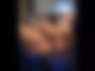 Honestlyfux's Live Sex Cam Show