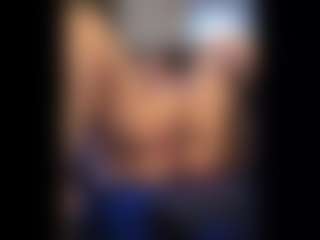 Honestlyfux's Live Sex Cam Show