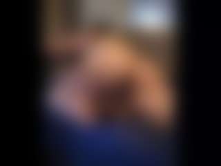 Honestlyfux's Live Sex Cam Show