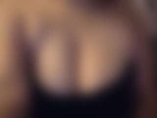 Honestlyfux's Live Sex Cam Show