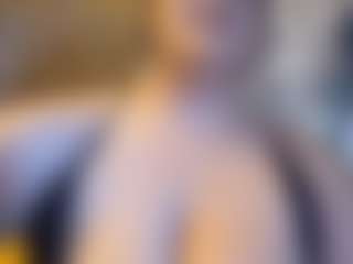 Honestlyfux's Live Sex Cam Show