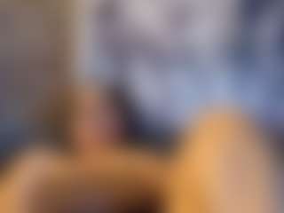 Honestlyfux's Live Sex Cam Show