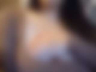 Honestlyfux's Live Sex Cam Show