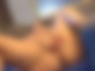 Honestlyfux's Live Sex Cam Show