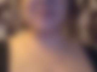 Honestlyfux's Live Sex Cam Show