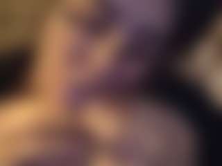 Live cam show with Honestlyfux - Bedroom Brown Hair on madthumbs