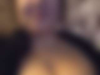 Honestlyfux's Live Sex Cam Show