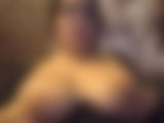 Honestlyfux's Live Sex Cam Show