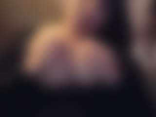Honestlyfux's Live Sex Cam Show