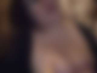 Live cam show with Honestlyfux - Spoiled on Big Tits