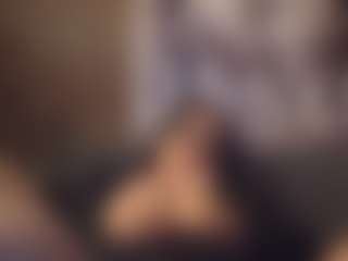 Honestlyfux's Live Sex Cam Show
