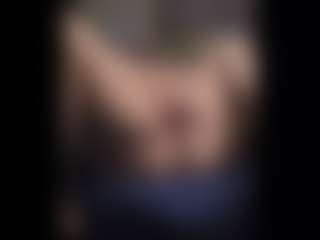 Honestlyfux's Live Sex Cam Show