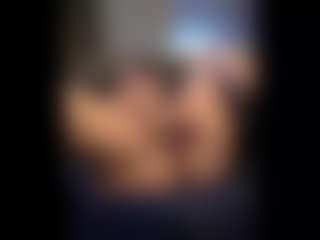 Honestlyfux's Live Sex Cam Show