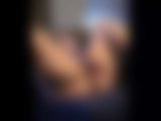 Honestlyfux's Live Sex Cam Show
