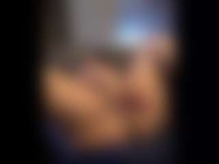Honestlyfux's Live Sex Cam Show