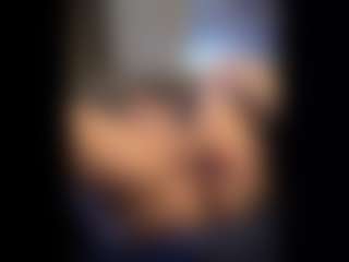 Honestlyfux's Live Sex Cam Show