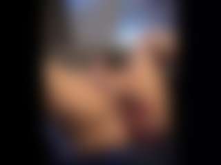 Honestlyfux's Live Sex Cam Show