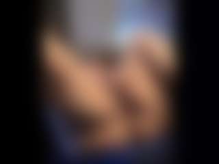 Honestlyfux's Live Sex Cam Show