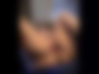 Honestlyfux's Live Sex Cam Show