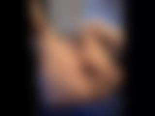 Honestlyfux's Live Sex Cam Show
