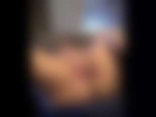 Honestlyfux's Live Sex Cam Show
