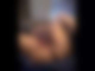 Honestlyfux's Live Sex Cam Show