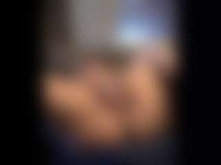 Honestlyfux's Live Sex Cam Show