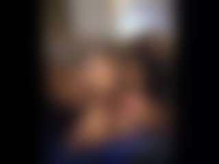 Honestlyfux's Live Sex Cam Show