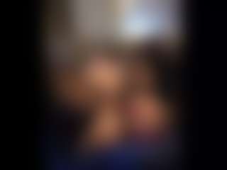 Honestlyfux's Live Sex Cam Show
