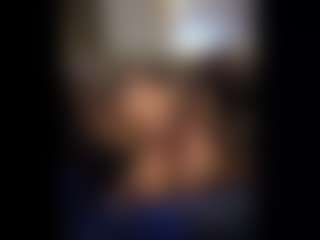 Honestlyfux's Live Sex Cam Show