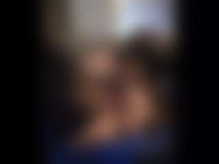 Honestlyfux's Live Sex Cam Show