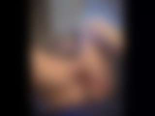 Honestlyfux's Live Sex Cam Show