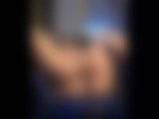 Honestlyfux's Live Sex Cam Show