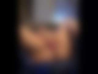 Honestlyfux's Live Sex Cam Show