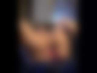 Honestlyfux's Live Sex Cam Show