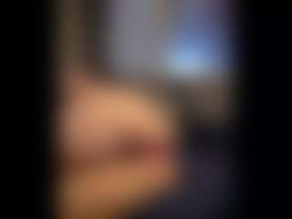 Honestlyfux's Live Sex Cam Show