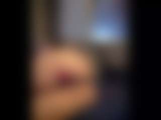 Honestlyfux's Live Sex Cam Show