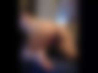 Honestlyfux's Live Sex Cam Show