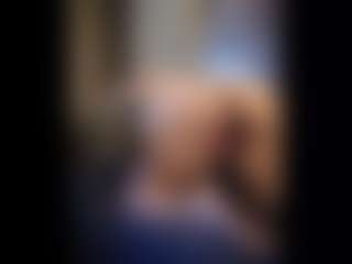 Honestlyfux's Live Sex Cam Show
