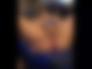 Honestlyfux's Live Sex Cam Show