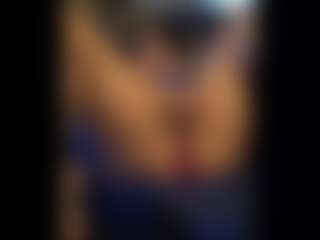 Honestlyfux's Live Sex Cam Show