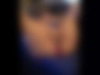 Honestlyfux's Live Sex Cam Show