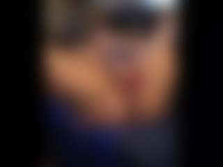 Honestlyfux's Live Sex Cam Show
