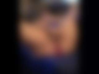 Honestlyfux's Live Sex Cam Show